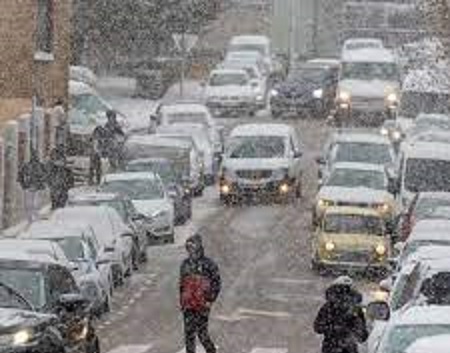 La UME rescata a conductores atrapados por la nieve en carreteras de Soria