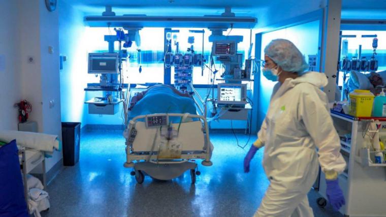 Los sanitarios madrileños preocupados: En los hospitales el 17% de las camas son ocupadas por enfermos con Covid