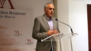 Martínez Baños: “La paralización del contrato de ambulancias demuestra la falta de transparencia en el proceso de adjudicación”