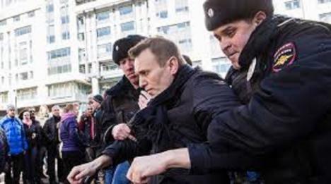  Alexéi Navalni, el líder opositor ruso, condenado a tres años y medio de cárcel