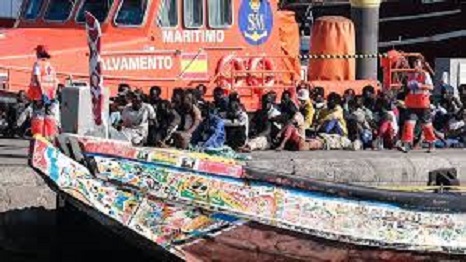350 migrantes rescatados en un solo día en Canarias