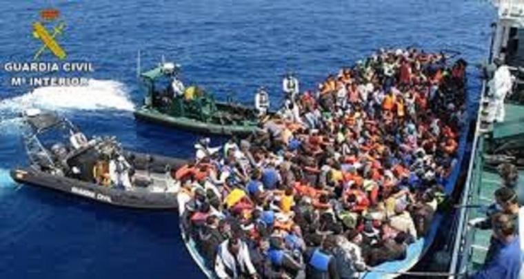 Guardia Civil, Salvamento Marítimo y patrulleras de Frontex interceptan trece pateras y rescatan a 143 inmigrantes