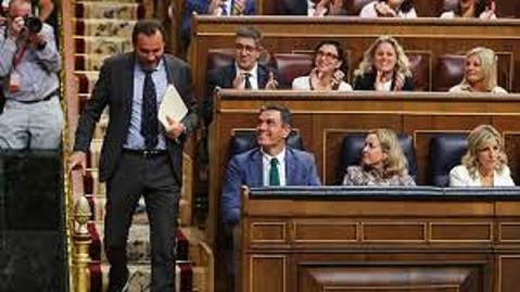 EDITORIAL : Sánchez destroza a Feijóo en su debate de investidura sin ni tan siquiera intervenir