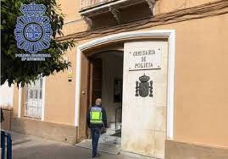 Detenido en Sevilla un subinspector de la Policía Nacional por narcotráfico y blanqueo de capitales. Implicados también miembros de su familia