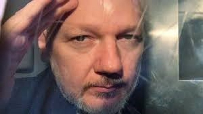 Julian Assange sale de prisión tras acuerdo secreto con EE. UU