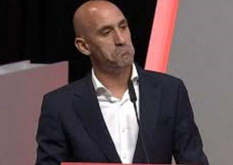 Escándalo en el fútbol español: Ex presidente de la RFEF acusado de contratos ilegales