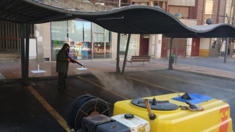 Los efectivos de Emergencias y Protección Civil de Lorca abordan las labores de desinfección de calles y espacios comunes en Lorca para evitar la propagación del coronavirus