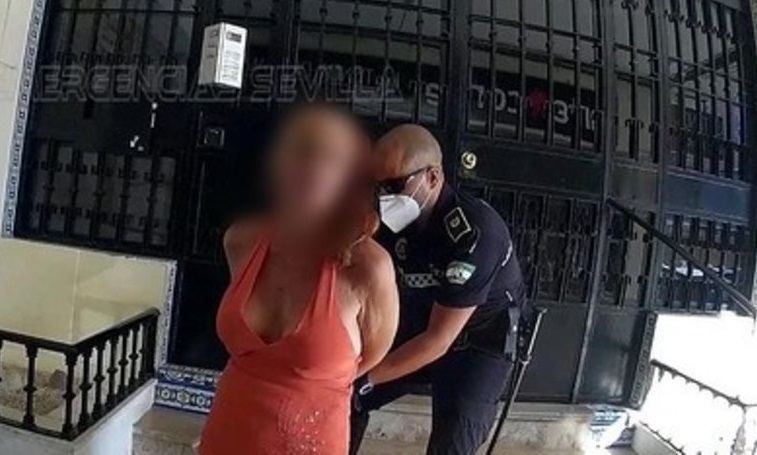 Una mujer ha sido detenida en Sevilla por apuñalar a su expareja 