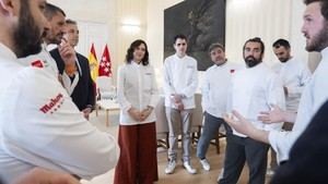 Díaz Ayuso homenajea a los chefs y sumilleres premiados en Madrid Fusión