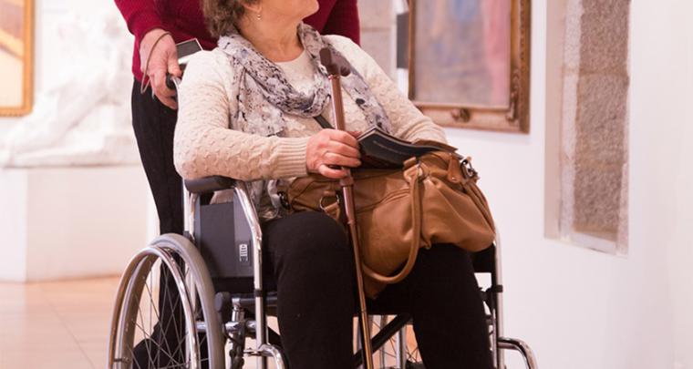 Esta vez la víctima en el Raval de Barcelona es una anciana en silla de ruedas a la que le robaron un collar