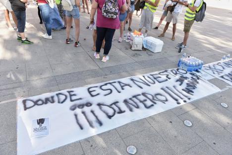 Miles de jóvenes andaluces le plantaran cara a Moreno Bonilla reclamándole el Bono Joven aprobado y transferido a la Junta de Andalucía por el Ejecutivo de Pedro Sánchez