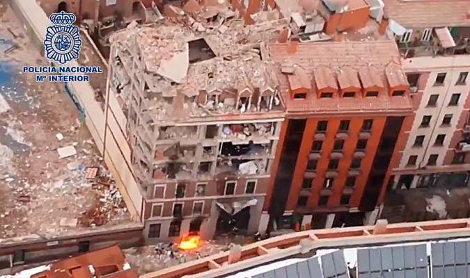 Cuatro los muertos por la explosión de gas en un edificio parroquial en el centro de Madrid
