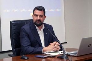 Desempleo en Melilla disminuye en 155 personas en abril, totalizando 7.432 parados