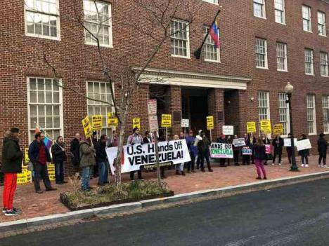 Agentes del servicio secreto de EEUU toman la Embajada de Venezuela en Washington