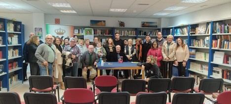 Lectores se encuentran con María Jesús Peregrín y Jacinto Ruiz en Pulpí