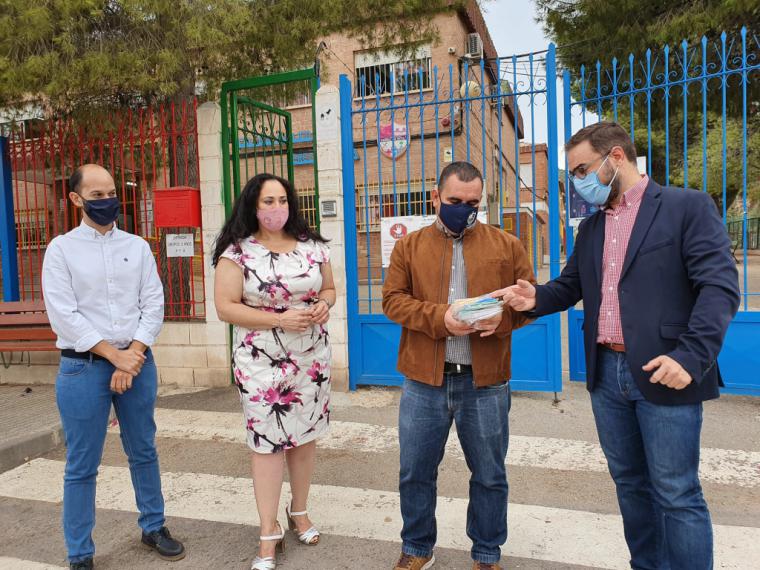 El Ayuntamiento de Lorca entrega mascarillas a todos los centros educativos del municipio garantizando el acceso a uso a todos los alumnos y alumnas
