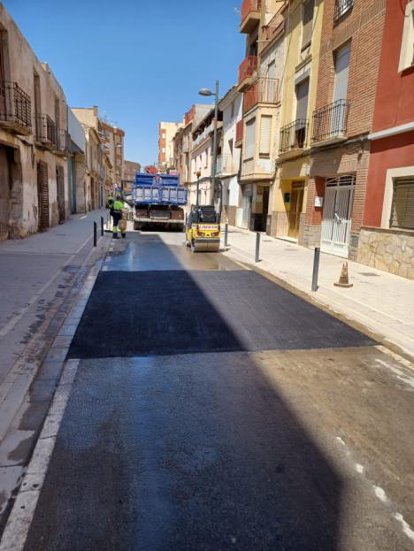 El Ayuntamiento de Lorca lleva a cabo la reparación de diversos tramos en la calle 
