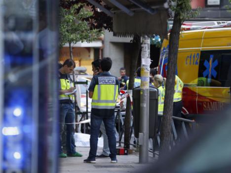 Detenido el marido tras apuñalar a su esposa en un violento enfrentamiento