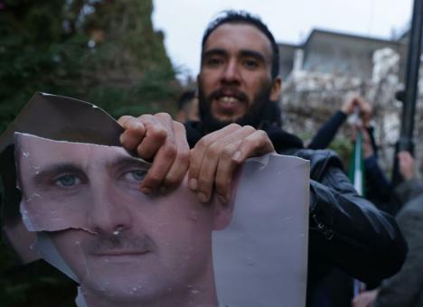 Bachar al Asad huye a Rusia mientras los rebeldes proclaman la liberación de la capital siria