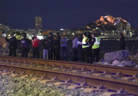 Tragedia en Alicante: Mujer de 24 años muere atropellada por tren al cruzar vías prohibidas