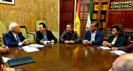  La Mesa del Agua de Almería plantea proyectos a corto plazo en una reunión mantenida con la Consejera Carmen Crespo
