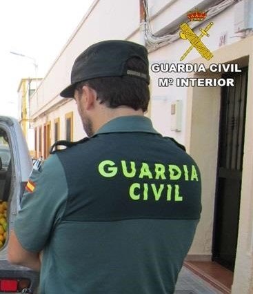La Guardia Civil denunció al senador de Vox por Ceuta Juan Ros Alcaide por un presunto delito de violencia de género pero no lo pudo detener debido a su inmunidad parlamentaria