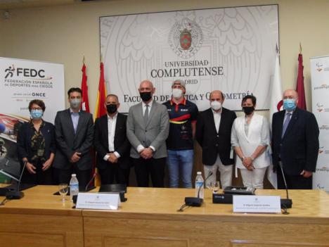 El Comité Paralímpico Español, la Federación Española de Deportes para Ciegos y la Complutense de Madrid firmaron este jueves un convenio para el desarrollo de la clasificación de la discapacidad visual en España.