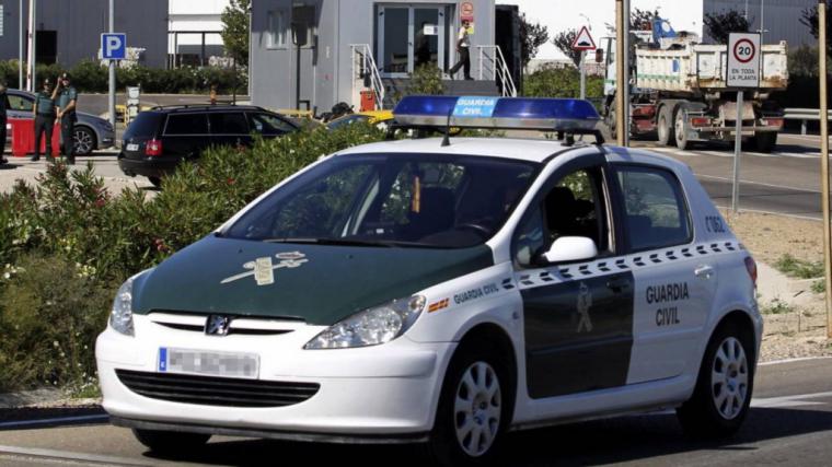 la Policía Nacional localiza un coche patrulla de la Guardia Civil que desapareció durante una operación antidroga en Vélez- Málaga