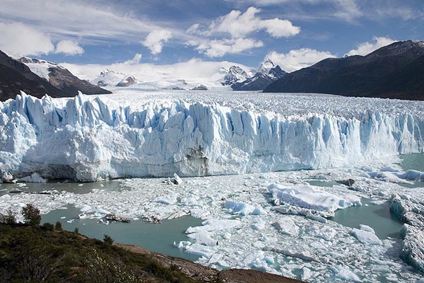 Científicos de la NASA descubren una gigantesca cavidad en el glaciar en la Antártida Occidental
