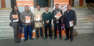 Despues de los lios en Elche y en Mérida, llega Huelva donde dimite la cúpula de Ciudadanos por diferencias con el candidato a la Alcaldía
 