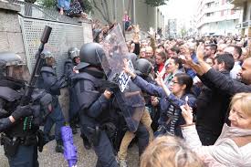 Cataluña: aumenta la tensión en las calles y el gobierno prepara una respuesta