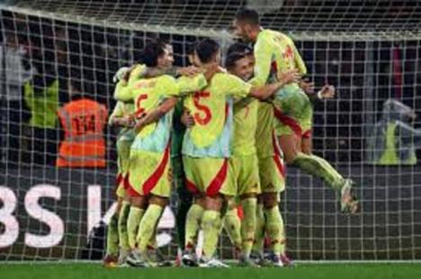 España aplasta a Suiza 4-1 a pesar de jugar con diez