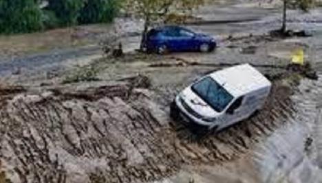 Avisos amarillos por lluvias y tormentas en Huelva, oleaje en Almería, Granada y Málaga