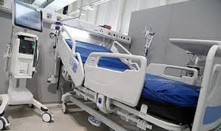 CSIF denuncia el cierre del 25% de las camas de UCI en el Complejo Hospitalario Torrecárdenas este verano