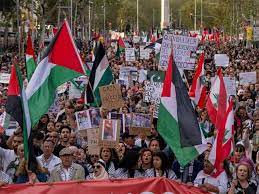 Miles de personas se manifiestan en Madrid y otras ciudades españolas contra la ocupación de Palestina