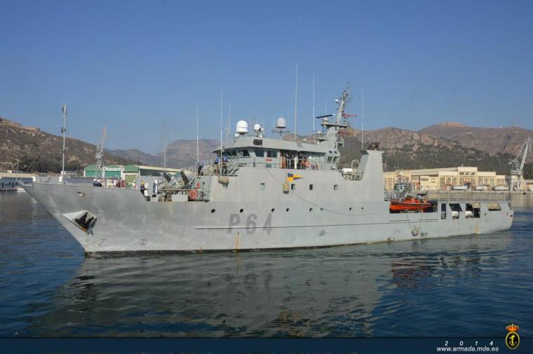 El patrullero “Tarifa” auxilia a un pesquero que se encontraba la deriva en aguas próximas a las islas Baleares