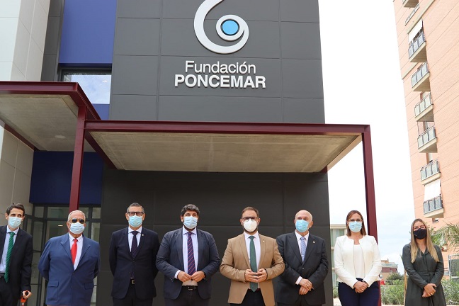 El nuevo Centro de Formación, Investigación y Asistencia sociosanitaria para personas mayores de la Fundación Poncemar inicia su actividad en el Campus de Lorca