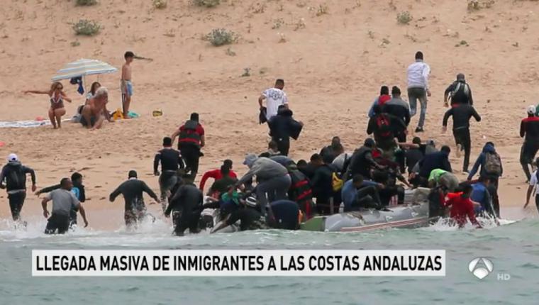 Medio millar de inmigrantes llegan a la costa andaluza en el fin de semana
 
