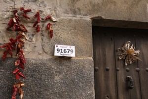 Navarra ofrece ayudas a municipios para mejorar la señalización de caseríos rurales