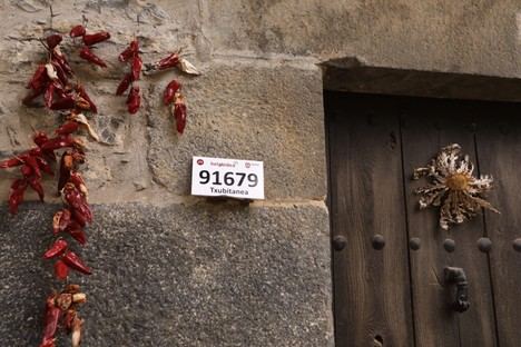 Navarra ofrece ayudas a municipios para mejorar la señalización de caseríos rurales