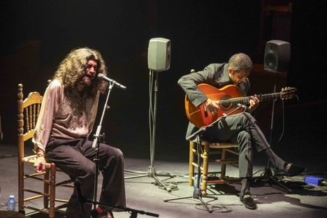 Israel Fernández emociona al público en un recital inolvidable de flamenco