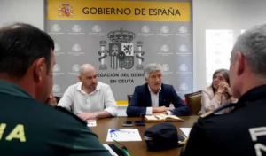 Marlaska ignora a los vecinos en Ceuta y entra por la puerta trasera