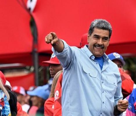 Maduro acusa a la oposición de sabotear los comicios mientras celebra su victoria