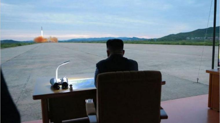 Corea del Norte lanza un misil al mar del Japón