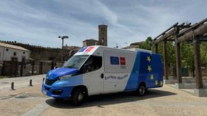 La Comunidad de Madrid lleva la historia de la UE a sus municipios con un autobús informativo