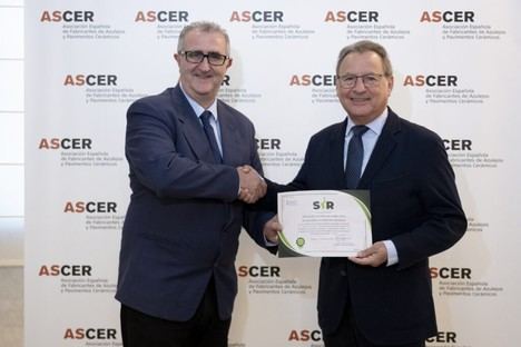 La Generalitat reconoce a Ascer por su responsabilidad social en la industria cerámica
