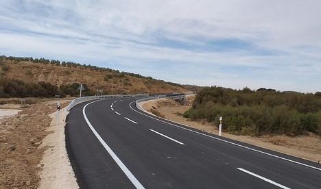 La Junta destina m&Atilde;&iexcl;s de 10 millones a mejorar la carretera de Mart&Atilde;&shy;n de la Jara a la A-92