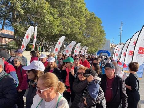 Más de 500 almerienses participan en la Marcha Saludable por buenos hábitos