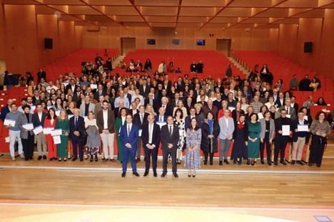 La UAL celebra a sus destacados profesionales en un emotivo acto de reconocimiento