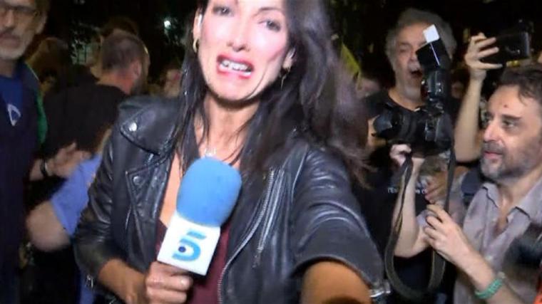 Laila Jiménez, periodista de Telecinco agredida cuando cubría la información del 1-O